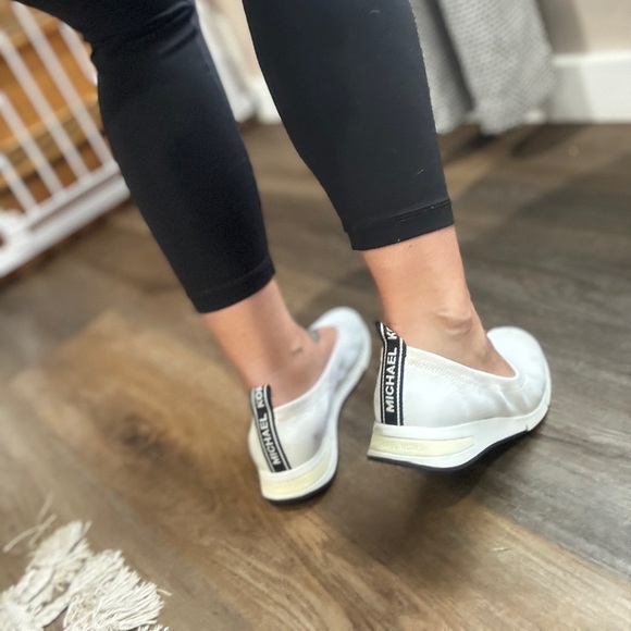 GUC Michael Kors Upton Sport Ballet Flat Women’s - Picture 7 of 13